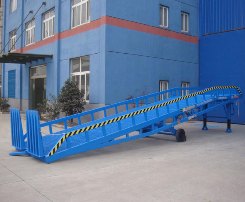 物流移動(dòng)式登車橋
